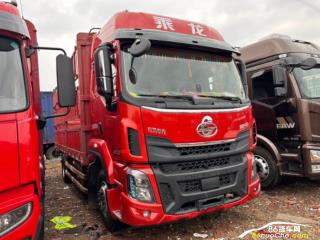 东风柳汽 乘龙 260马力6.8米高栏车货车