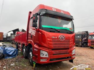 青岛解放 解放JH6 280马力9.6米平板车
