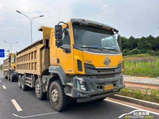 东风柳汽 乘龙 330马力6.5米自卸车