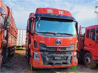 东风柳汽 乘龙 260马力乘龙6米8高栏货车