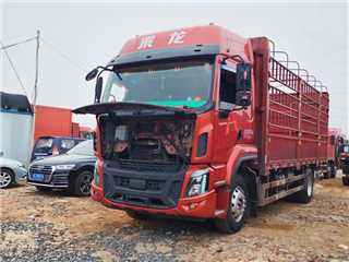 东风柳汽 乘龙 260马力乘龙6米8高栏货车