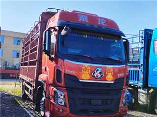 东风柳汽 乘龙 260马力乘龙6米8高栏货车