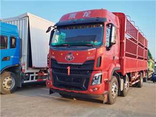 东风柳汽 乘龙 乘龙前四后四7米8高栏货车