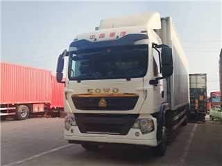 阳江二手中国重汽 豪沃TX 豪沃9米8大单桥厢式货车
