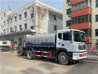 东风股份 福瑞卡 程力重工货车