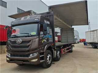 青岛解放 龙V 解放前四后四9米6飞翼