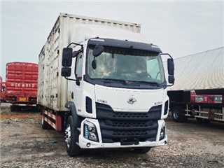 东风柳汽 乘龙 乘龙7米8厢车带尾板