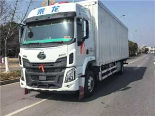 东风柳汽 乘龙 乘龙9米8大单桥厢车