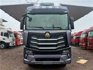 中国重汽 豪沃TX 豪沃MAX大单桥飞翼